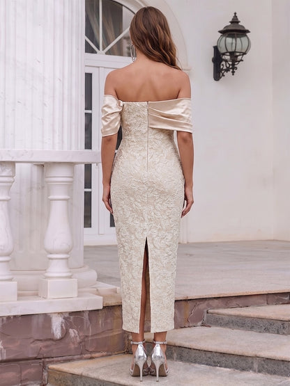 Robe de cocktail midi fourreau à épaules dénudées, manches courtes et appliqués