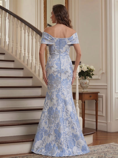 Robe longue de la mère de la mariée sirène, épaules dénudées, manches courtes et détail fleur