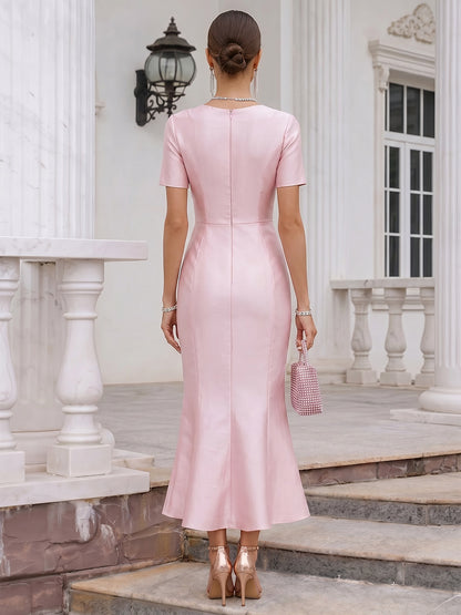 Robe de Cocktail Gaine/Colonne à Col Dégagé, Coupe Asymétrique avec Volants