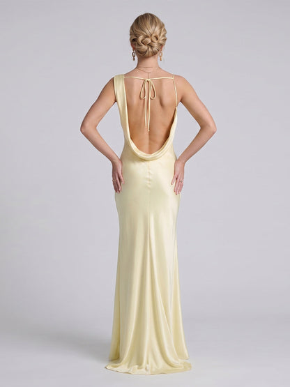 Gaine/Colonne Asymétrique Sans Manches Train de Balayage Robes Longues de Demoiselle d'Honneur avec Ruchée