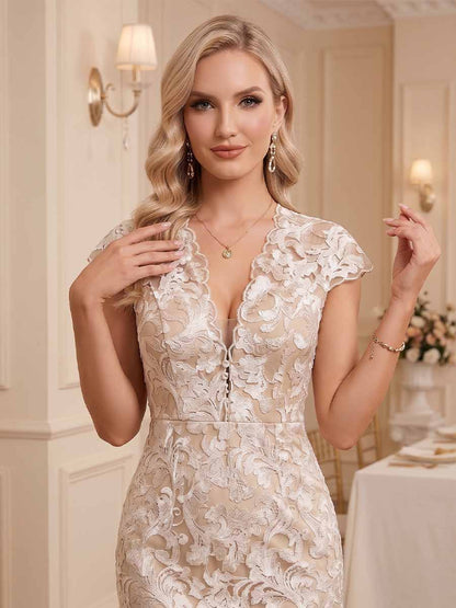 Robe de Cocktail Fourreau Col en V à Mancherons Longueur Genou avec Appliques