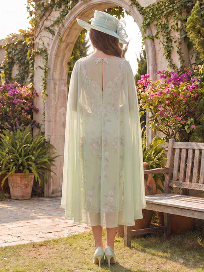 Robe Mère de la Mariée Fourreau Col Rond Sans Manches Longueur Genou avec Cape et Appliques