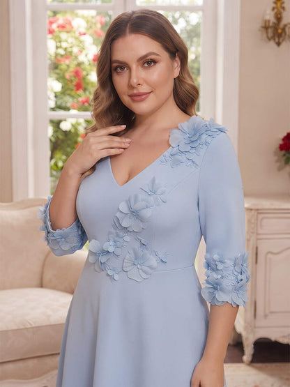 Robe de Mère de la Mariée Grande Taille Coupe A-Line/Princesse à Col en V, Manches Courtes, Longueur Thé avec Fleurs 3D & Plis