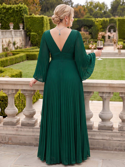 Robe de demoiselle d'honneur grande taille longue en mousseline, coupe trapèze/princesse, col en V, sans manches, avec plis