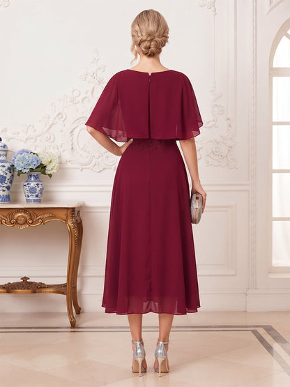 Robe de Mère de la Mariée Coupe A-Line/Princesse à Col Rond, Demi-manches, Longueur Thé avec Appliques & Volants