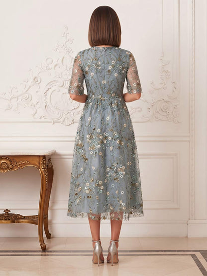 Robe de Mère de la Mariée Coupe A-Line/Princesse à Col Rond, Demi-manches, Longueur Thé avec Broderies & Fleurs