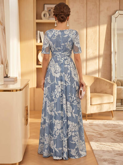 Robe de mère de la mariée coupe trapèze/princesse, manches courtes, col en V, longueur au sol, avec motifs floraux