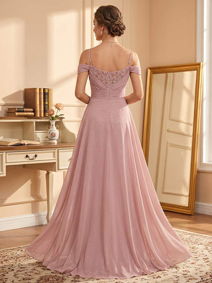 Robe de mère de la mariée coupe fourreau, épaules dénudées, sans manches, longueur au sol, avec perles et sequins
