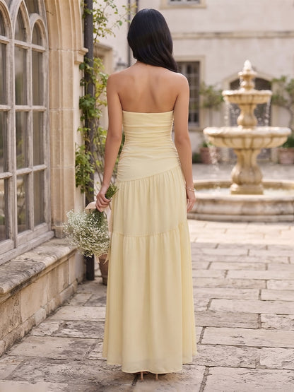 Robe de demoiselle d'honneur longue, coupe trapèze/princesse, bustier (sans bretelles), sans manches, drapée