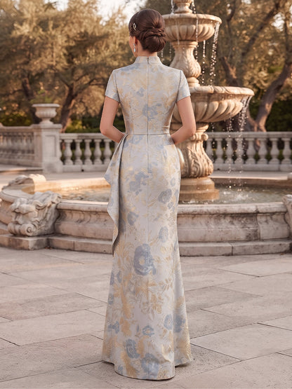 Robe pour mère de la mariée en jacquard, coupe trapèze/princesse, col en V, manches courtes, longueur au sol et volants