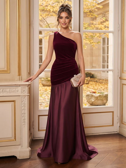 Robe de bal longue en velours et satin, coupe trapèze/princesse, asymétrique (une épaule), sans manches, avec volants