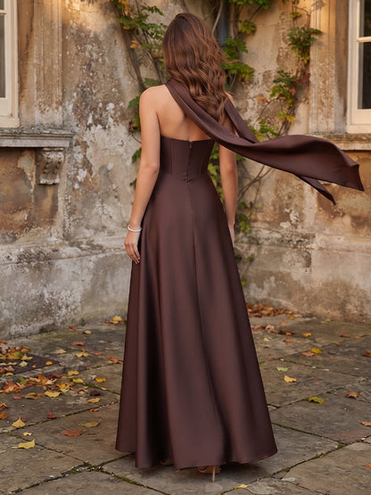 Robe de demoiselle d'honneur longue en satin de soie, coupe trapèze/princesse, bustier sans bretelles et étole