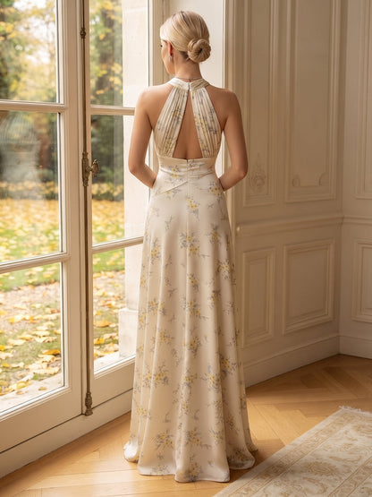 Robe de demoiselle d'honneur longue en satin de soie, coupe trapèze/princesse, dos nu (encolure américaine), sans manches et imprimé floral