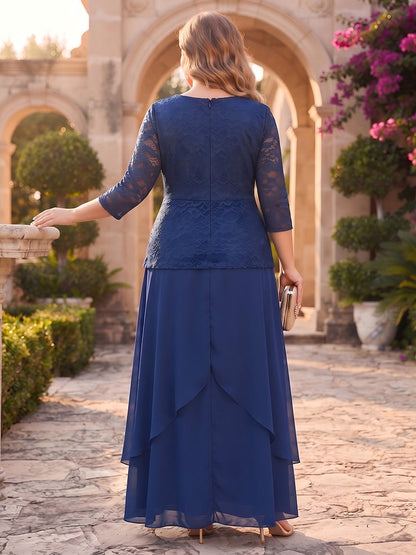 Robe de mère de la mariée grande taille en mousseline, coupe droite/fourreau, encolure arrondie, manches 3/4, longueur au sol, avec dentelle