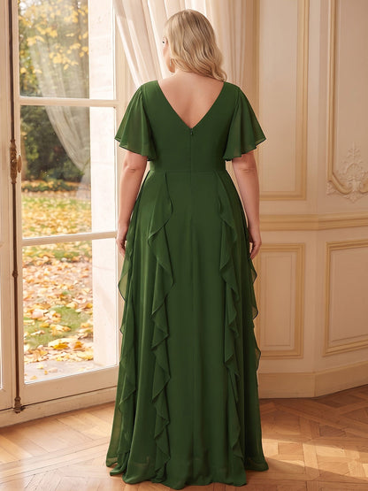 Robes de demoiselle d'honneur grande taille en mousseline, coupe trapèze/princesse, col en V, manches courtes, longueur au sol, plis et volants