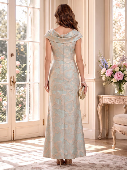 Robe de mère de la mariée longue en jacquard, coupe fourreau, col bénitier, mancherons et plis