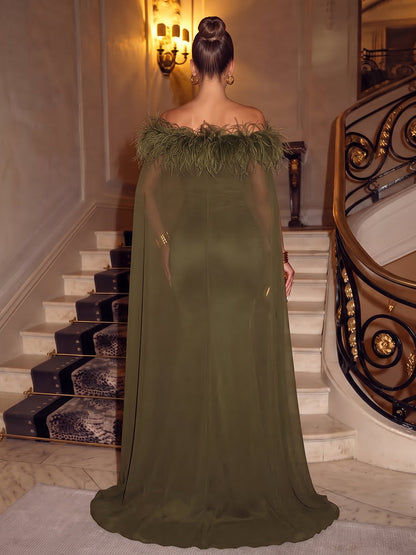 Robe de soirée coupe fourreau/droite, épaules dénudées, sans manches, mousseline, longueur au sol, avec plumes