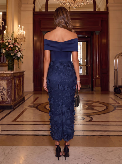 Fourreau / colonne Épaules dénudées Sans manches Satin Longueur midi Robe de cocktail avec Appliqué