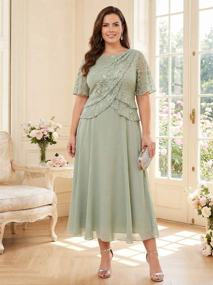 Robe de Mère de la Mariée Grande Taille Coupe A-Line/Princesse à Col Rond, Demi-manches, Longueur Thé avec Dentelle & Volants