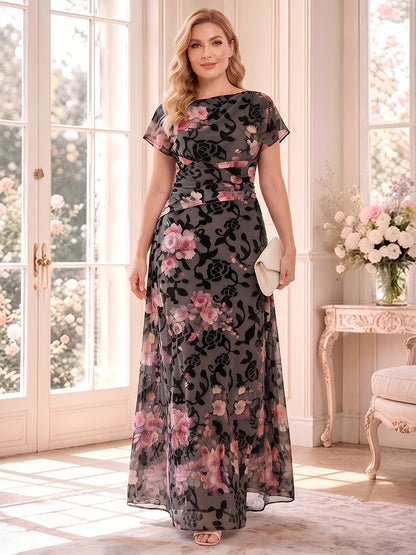 Robe trapèze/princesse en mousseline grande taille pour mère de la mariée : encolure ronde, manches mi-longues, longueur au sol, avec drapé