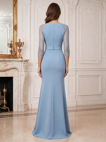 Robe de mère de la mariée longue, coupe trompette/sirène, encolure ronde, manches 3/4, avec dentelle et fente latérale
