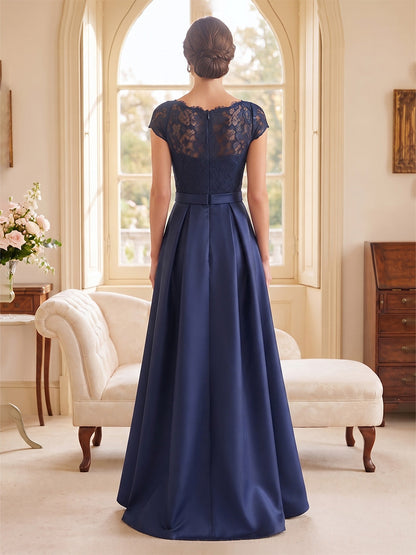 Robe de mère de la mariée coupe trapèze/princesse, encolure arrondie, manches courtes, coupe asymétrique, avec dentelle et appliques
