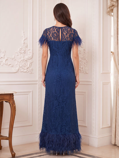 Robe de mère de la mariée trapèze/princesse, col rond, manches courtes, en dentelle, longueur au sol, avec dentelle et plumes