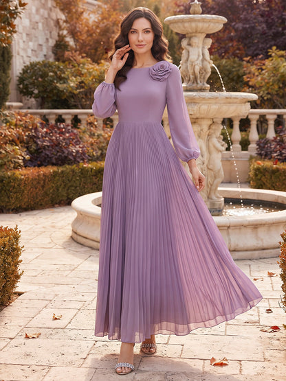 Robe de mère de la mariée trapèze/princesse, encolure arrondie, manches longues, en mousseline, longueur cheville, avec plis et fleur en 3D