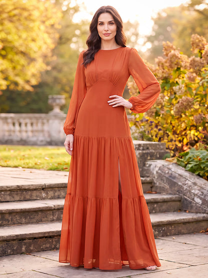 Robes de mère de la mariée en mousseline, coupe trapèze/princesse, encolure arrondie, manches longues, longueur au sol