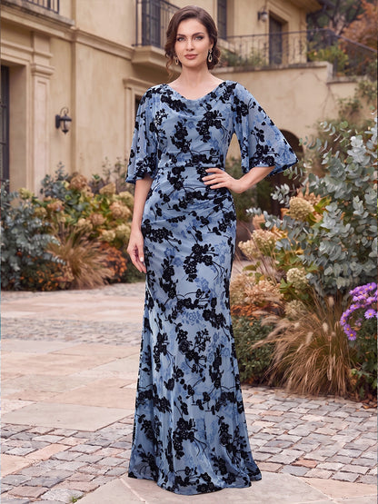 Robe longue de mère de la mariée en velours, coupe droite, encolure arrondie, manches mi-longues, motif floral