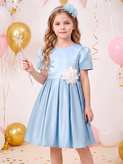 Robes de demoiselle d'honneur enfant en satin, coupe trapèze/princesse, encolure ronde, manches courtes, longueur genou, avec fleur 3D