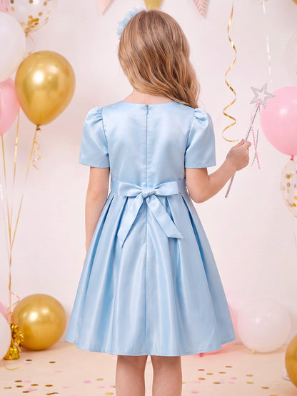 Robes de demoiselle d'honneur enfant en satin, coupe trapèze/princesse, encolure ronde, manches courtes, longueur genou, avec fleur 3D