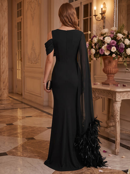 Robes de soirée fourreau en satin extensible épais, encolure arrondie sans manches, longueur au sol, avec plumes et traîne Watteau