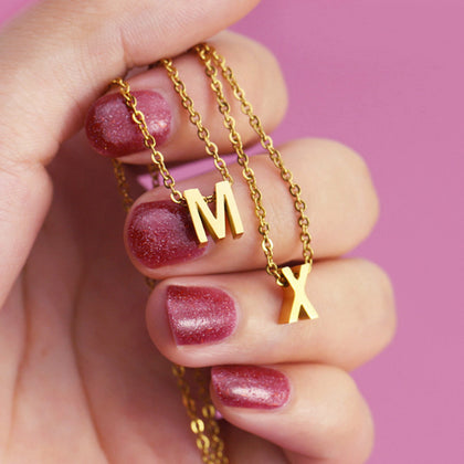 Collier Pendentif en Titane avec 26 Noms de l'Alphabet Anglais