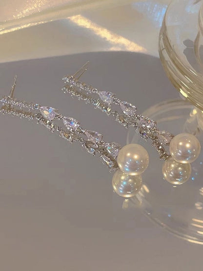 Boucles d'oreilles pendantes luxueuses en zircone et perles pour femmes