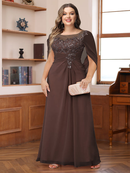 Robe de Mère de la Mariée Grande Taille, Coupe Trapèze/Princesse, Décolleté Illusion, Froncée avec Cape