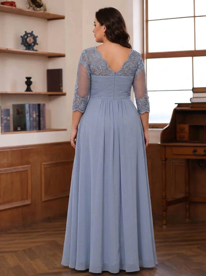 Robe longue de la mère de la mariée grande taille trapèze, décolleté cœur, manches 3/4, volants et appliqués