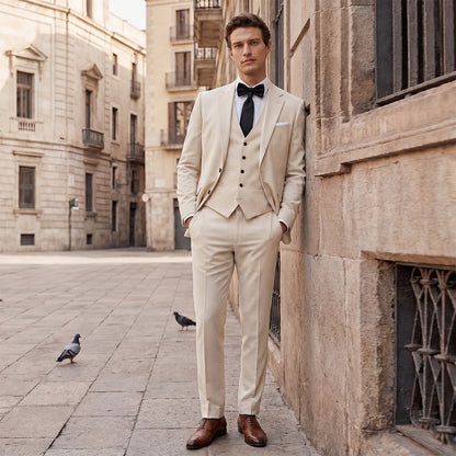 Costume de mariage homme coupe ajustée, 3 pièces uni, veste droite à deux boutons