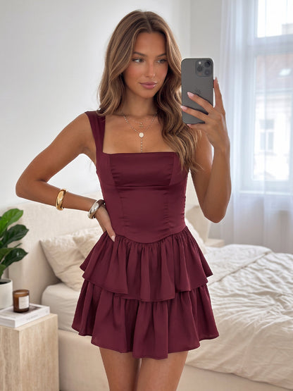 Mini-robe de soirée trapèze en satin de soie, sans manches et à encolure carrée, avec volants