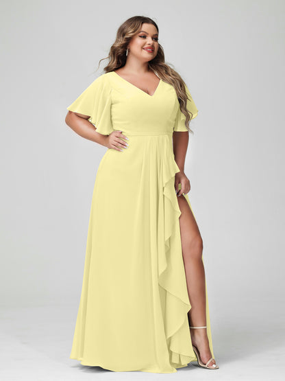 Forme Princesse Col en V Demi manches Mousseline de soie Volants Grande taille Robes de demoiselle d'honneur avec Côté fendu