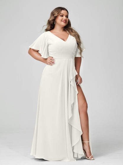 Forme Princesse Col en V Demi manches Mousseline de soie Volants Grande taille Robes de demoiselle d'honneur avec Côté fendu