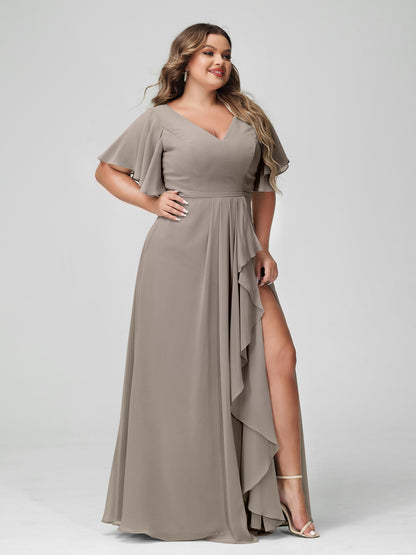 Forme Princesse Col en V Demi manches Mousseline de soie Volants Grande taille Robes de demoiselle d'honneur avec Côté fendu