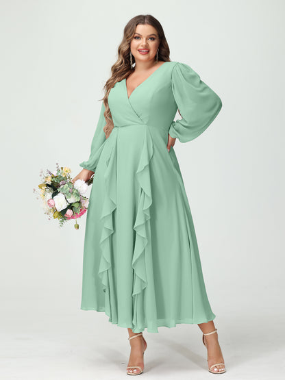 Forme Princesse Col V Manches Longues Mousseline de soie Longueur Thé Volants Grande taille Robes de demoiselle d'honneur avec Poches