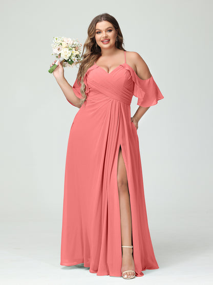Forme Princesse Bretelles spaghetti Manches courtes Mousseline de soie Ruché Fendu sur le côté Grande taille Robes de demoiselle d'honneur avec poches