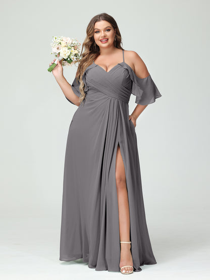 Forme Princesse Bretelles spaghetti Manches courtes Mousseline de soie Ruché Fendu sur le côté Grande taille Robes de demoiselle d'honneur avec poches