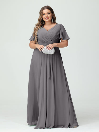 Forme Princesse Col en V Manches courtes Mousseline de soie Fendue sur le côté Grande taille Robes de demoiselle d'honneur avec poches Ceinture