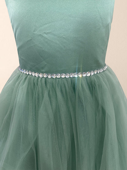 Robes de fille de fleur en tulle à col rond avec nœud papillon et taille perlée