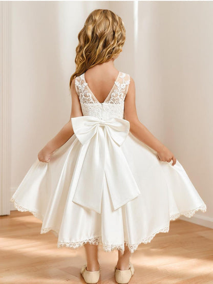 Robe de Petite Fille d'Honneur A-Line/Princesse En Satin Col Rond Longueur Thé Avec Nœud Et Dentelle