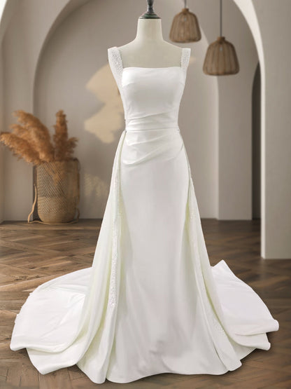 Robes de Mariée Trapèze/Princesse à Col Carré Sans Manches et Perles