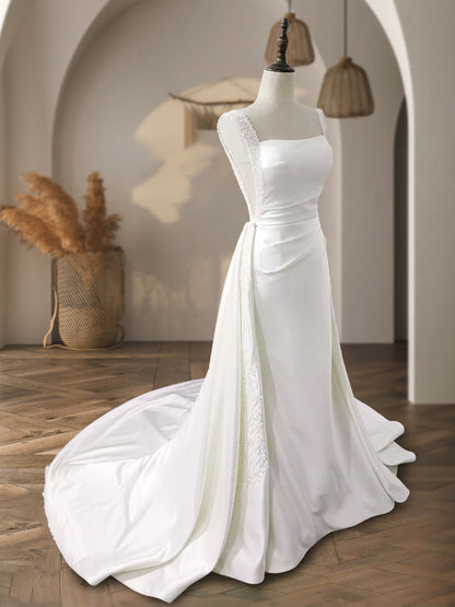 Robes de Mariée Trapèze/Princesse à Col Carré Sans Manches et Perles